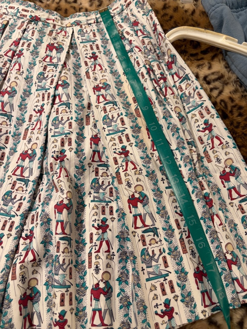 Adorable VINTAGE Egyptian print skirt. - Picture 7 of 7